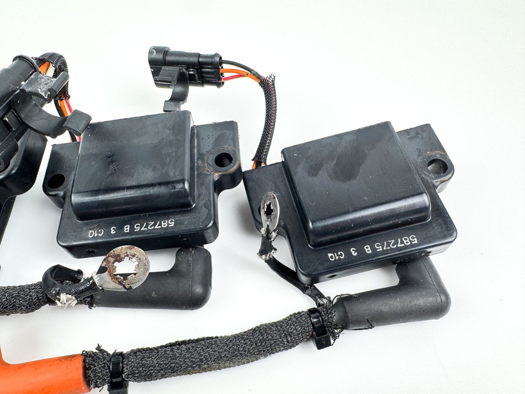 2017 Evinrude 200 HP Etec 2 Stroke Outboard Ignition Coil Set 0586980 OEM