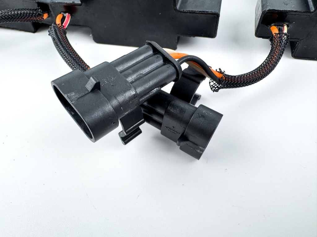 2017 Evinrude 200 HP Etec 2 Stroke Outboard Ignition Coil Set 0586980 OEM