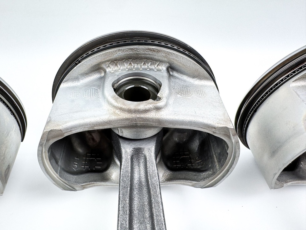 2016 Yamaha 150 HP 4 Stroke Outboard Piston & Connecting Rod Set 63P-W1165-10-00 OEM