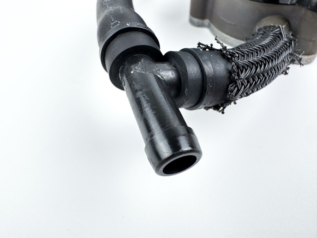 2016 Yamaha 150 HP 4 Stroke Outboard Fuel Pump 63P-24410-20-00 OEM