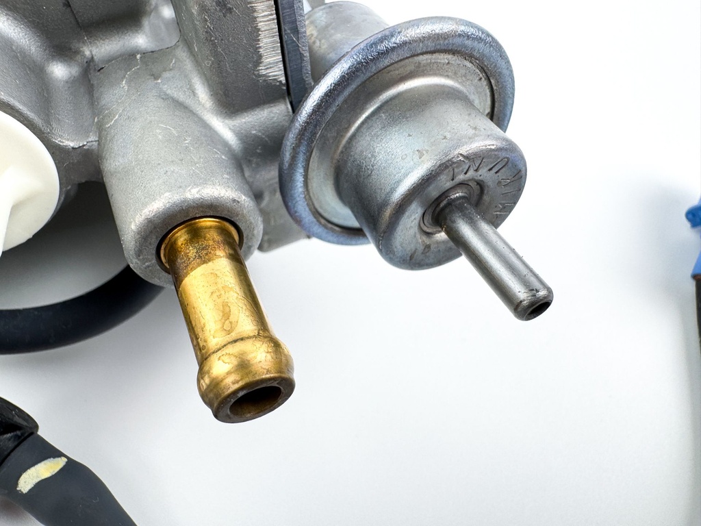 2016 Yamaha 150 HP 4 Stroke Outboard VST Float Chamber Assembly Cleaned & Tested