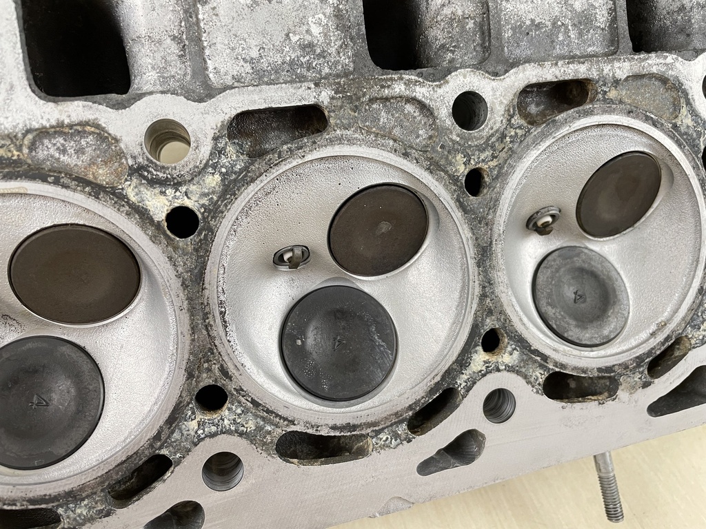 1998 Honda 50HP 4 Stroke Outboard Cylinder Head Assembly Complete 12215-ZW4-000