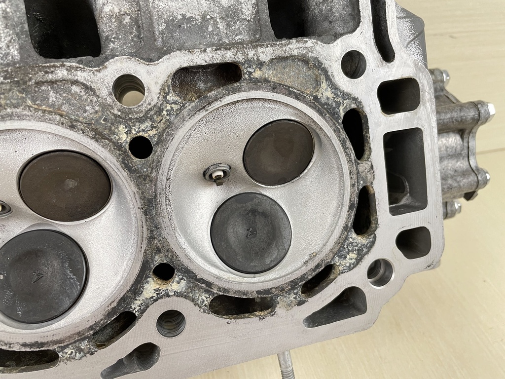 1998 Honda 50HP 4 Stroke Outboard Cylinder Head Assembly Complete 12215-ZW4-000