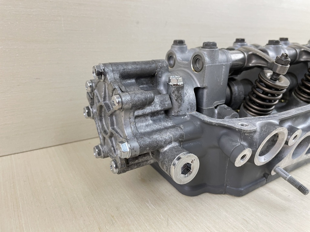 1998 Honda 50HP 4 Stroke Outboard Cylinder Head Assembly Complete 12215-ZW4-000