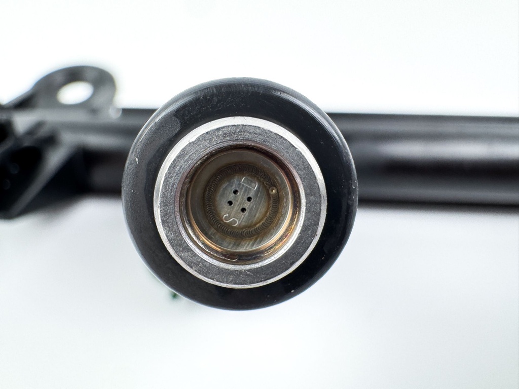 2016 Yamaha 150 HP 4 Stroke Outboard Fuel Injector Set W/ Rail 63P-13761-01-00 Cleaned