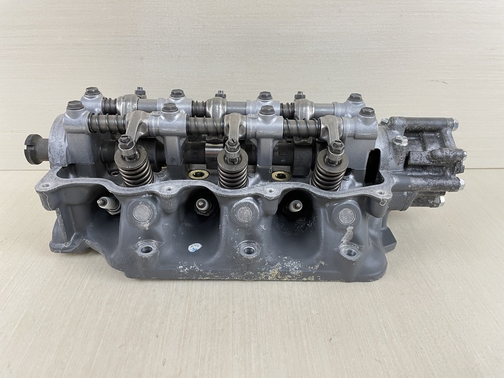 1998 Honda 50HP 4 Stroke Outboard Cylinder Head Assembly Complete 12215-ZW4-000