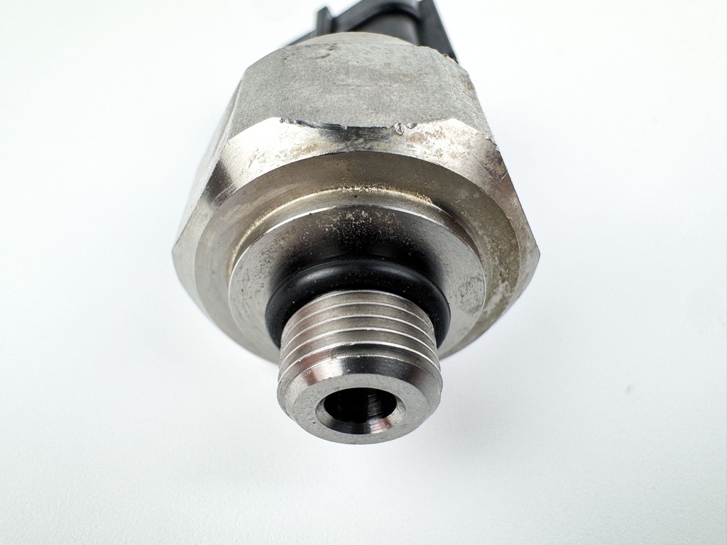 Yamaha 4 Stroke Outboard Oil Pressure Sender Sensor Unit 6AW-83651-00-00