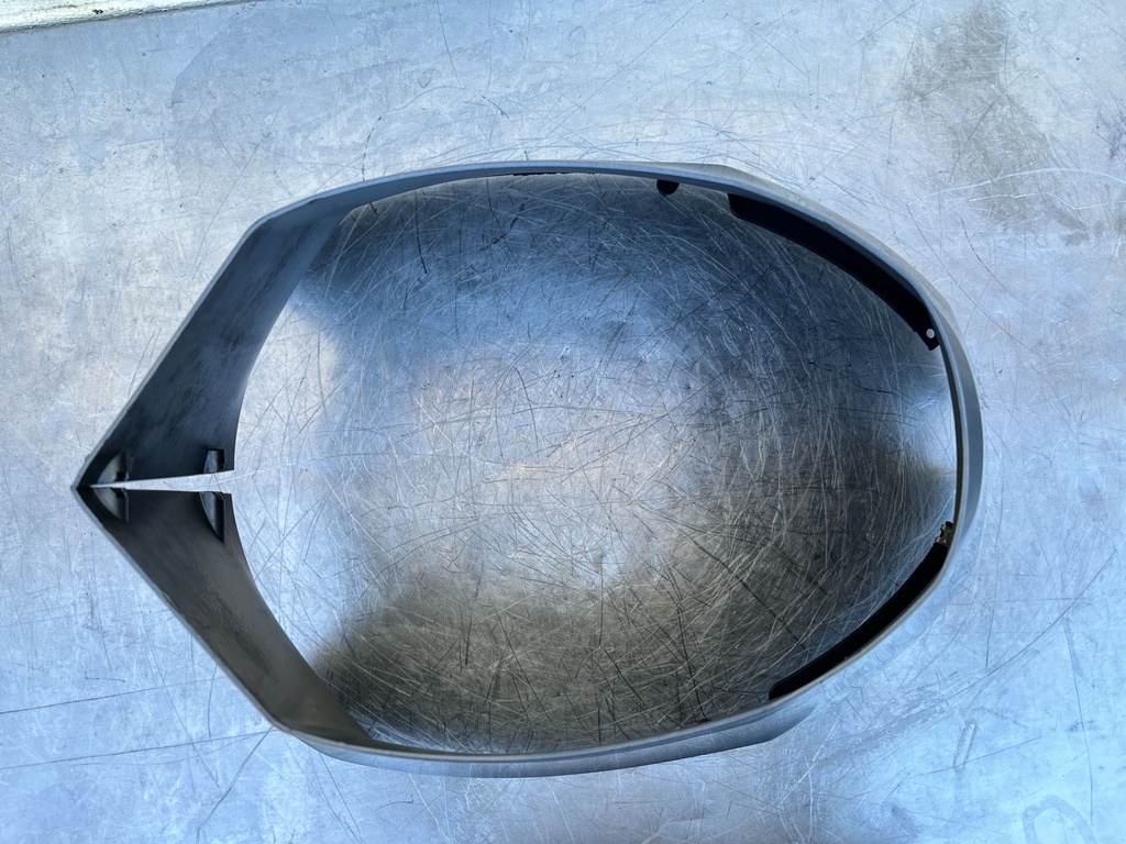 2016 Yamaha 150 HP 4 Stroke Outboard Lower Apron Cover 6DA-42741-10-8D OEM