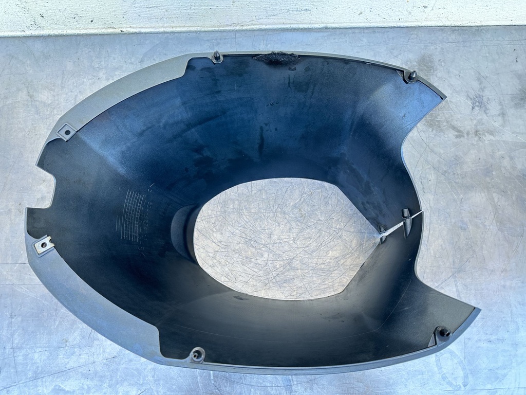 2016 Yamaha 150 HP 4 Stroke Outboard Lower Apron Cover 6DA-42741-10-8D OEM