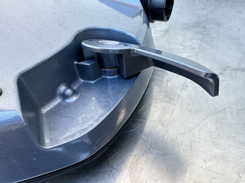 2016 Yamaha 150 HP 4 Stroke Outboard Bottom Cowling Pan 63P-42710-10-8D OEM