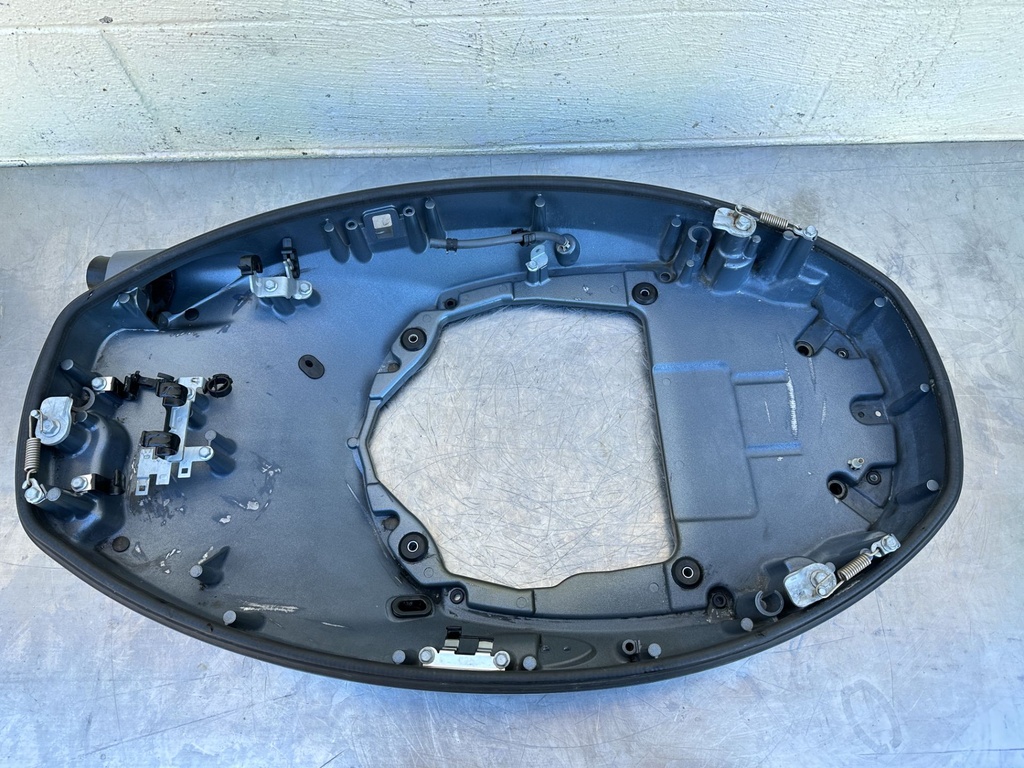 2016 Yamaha 150 HP 4 Stroke Outboard Bottom Cowling Pan 63P-42710-10-8D OEM