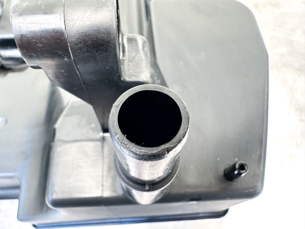 2016 Yamaha 150 HP 4 Stroke Outboard Intake Manifold & Throttle Body 63P-13751-20-00 OEM