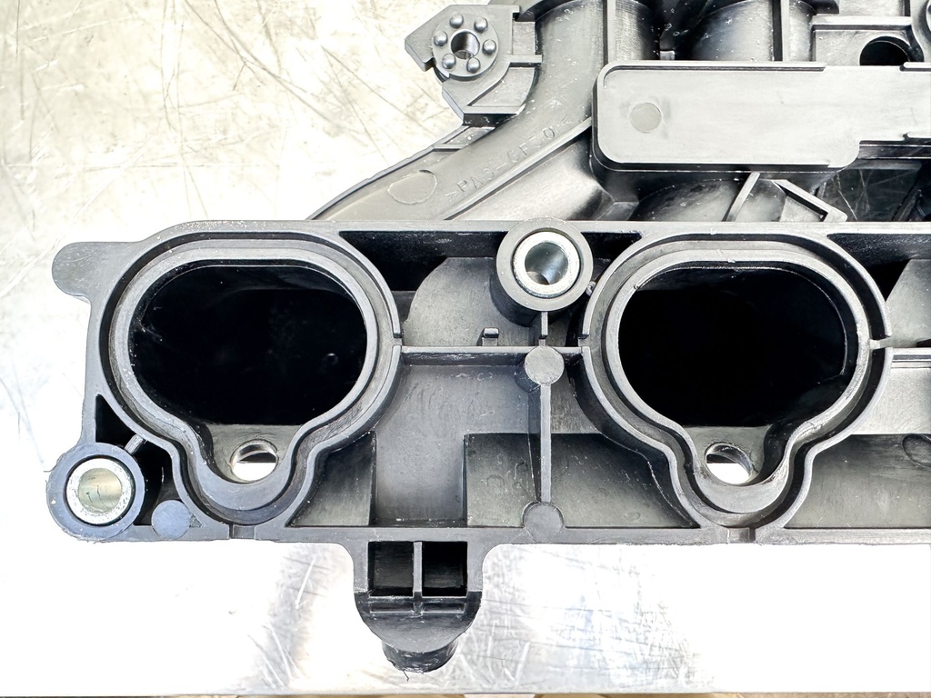 2016 Yamaha 150 HP 4 Stroke Outboard Intake Manifold & Throttle Body 63P-13751-20-00 OEM