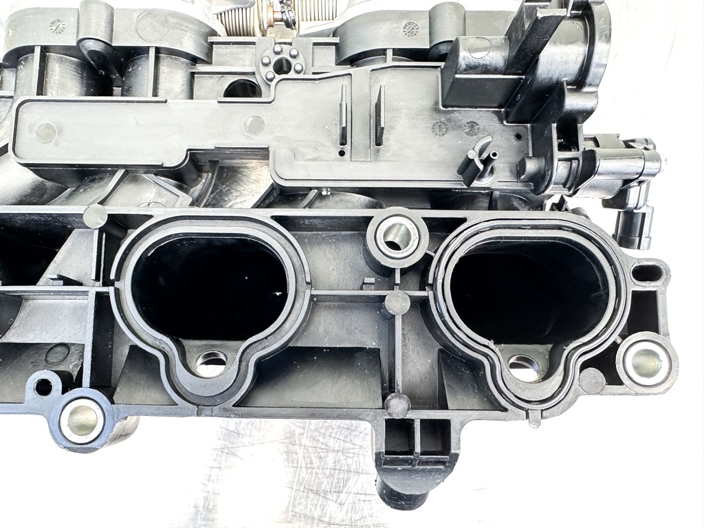 2016 Yamaha 150 HP 4 Stroke Outboard Intake Manifold & Throttle Body 63P-13751-20-00 OEM