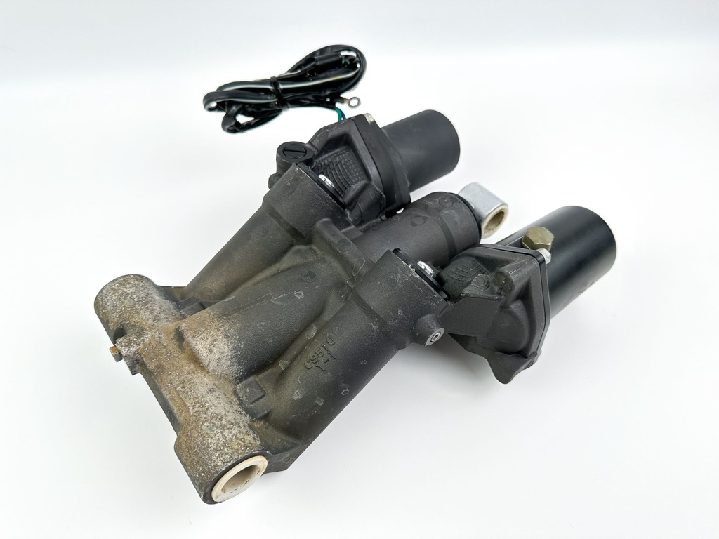 2016 Yamaha 150 HP 4 Stroke Outboard Power Trim Tilt Unit 63P-43800-13-00 OEM