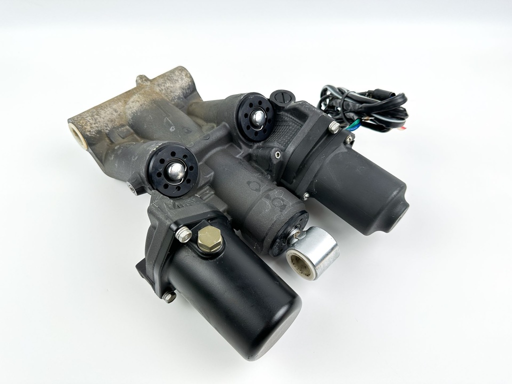 2016 Yamaha 150 HP 4 Stroke Outboard Power Trim Tilt Unit 63P-43800-13-00 OEM