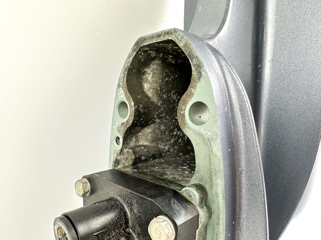 1998+ Yamaha F25 25HP 4 Stroke Outboard 15" Short Lower Unit 65W-45300-16-8D