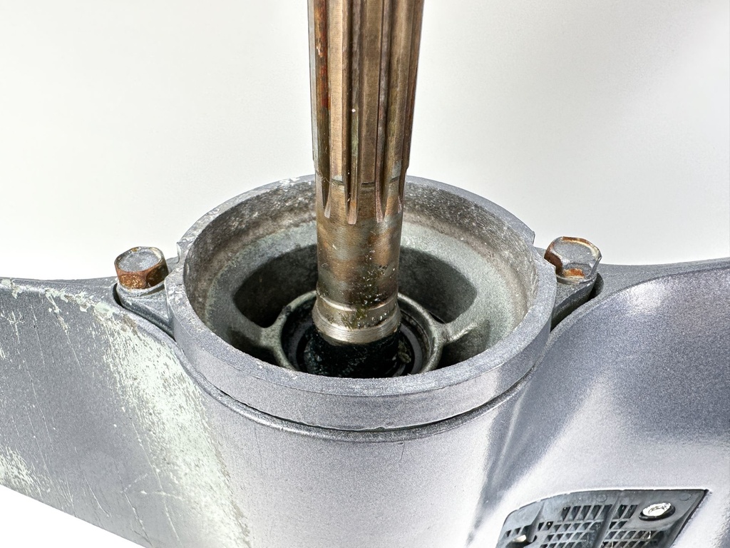 1998+ Yamaha F25 25HP 4 Stroke Outboard 15" Short Lower Unit 65W-45300-16-8D