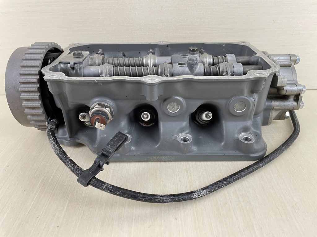 1997 Honda 25HP 4 Stroke Outboard Cylinder Head Complete 12215-ZV7-000ZA