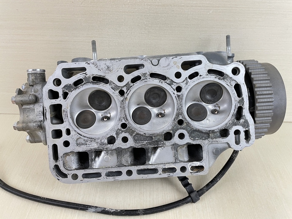 1997 Honda 25HP 4 Stroke Outboard Cylinder Head Complete 12215-ZV7-000ZA