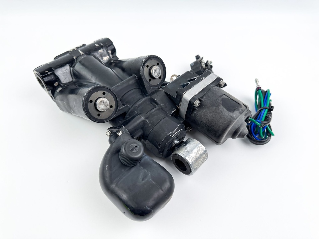 2017 Evinrude 200 HP Etec 2 Stroke Outboard Power Trim Tilt Unit 5005113 OEM