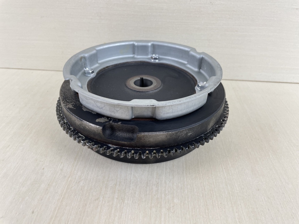 1997 Honda 25HP 4 Stroke Outboard Flywheel Assembly 31110-ZV7-000ZA