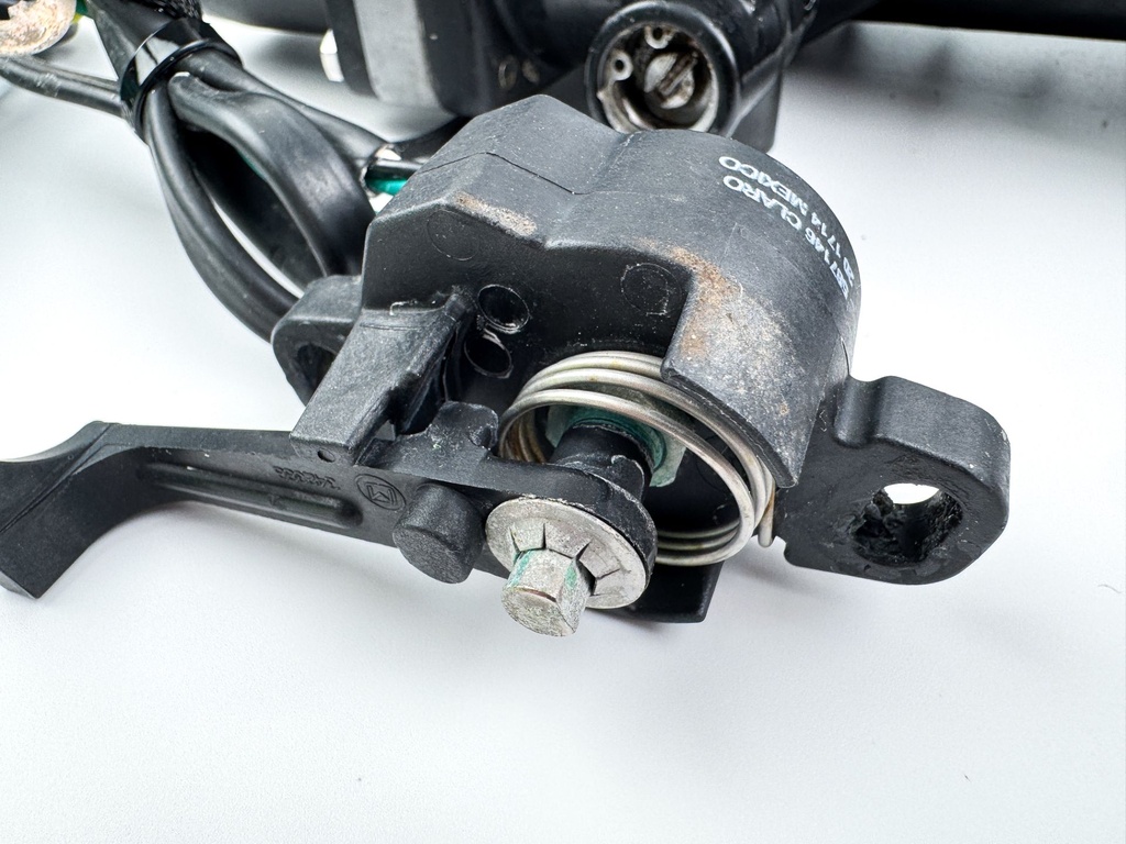 2017 Evinrude 200 HP Etec 2 Stroke Outboard Power Trim Tilt Unit 5005113 OEM