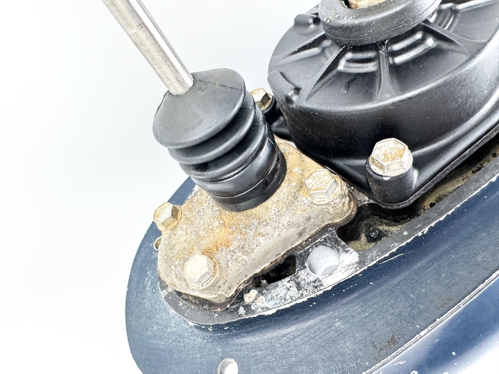 Evinrude Etec 40HP - 60HP Lower Unit Gearcase 20" Shaft Blue 5009330 5006558