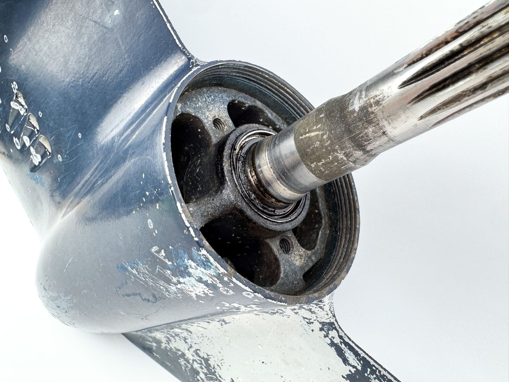 Evinrude Etec 40HP - 60HP Lower Unit Gearcase 20" Shaft Blue 5009330 5006558