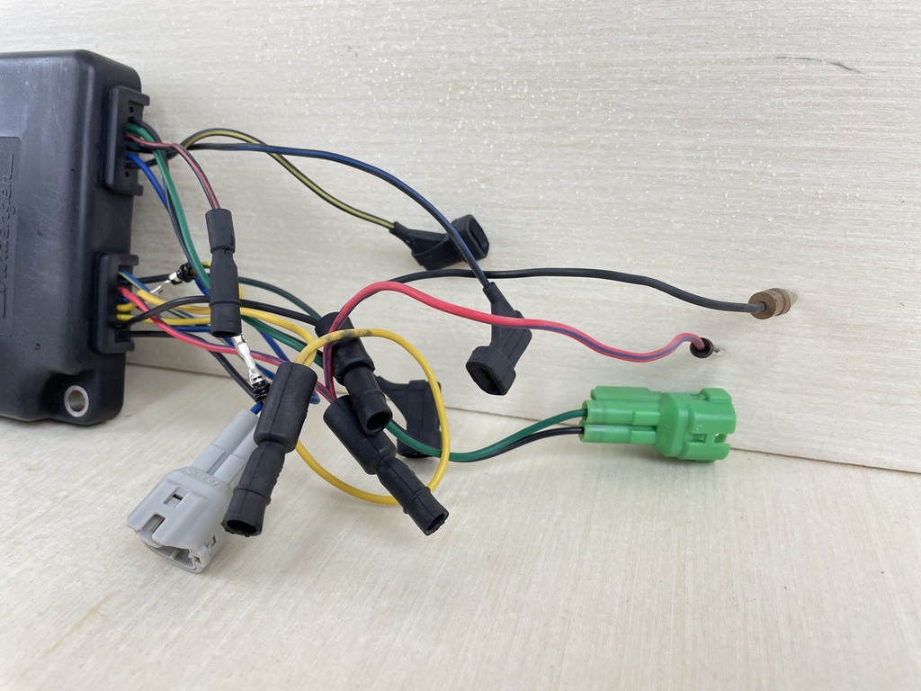 1997 Honda 25HP 4 Stroke Outboard Ignition Control Module CDI 30580-ZV7-003