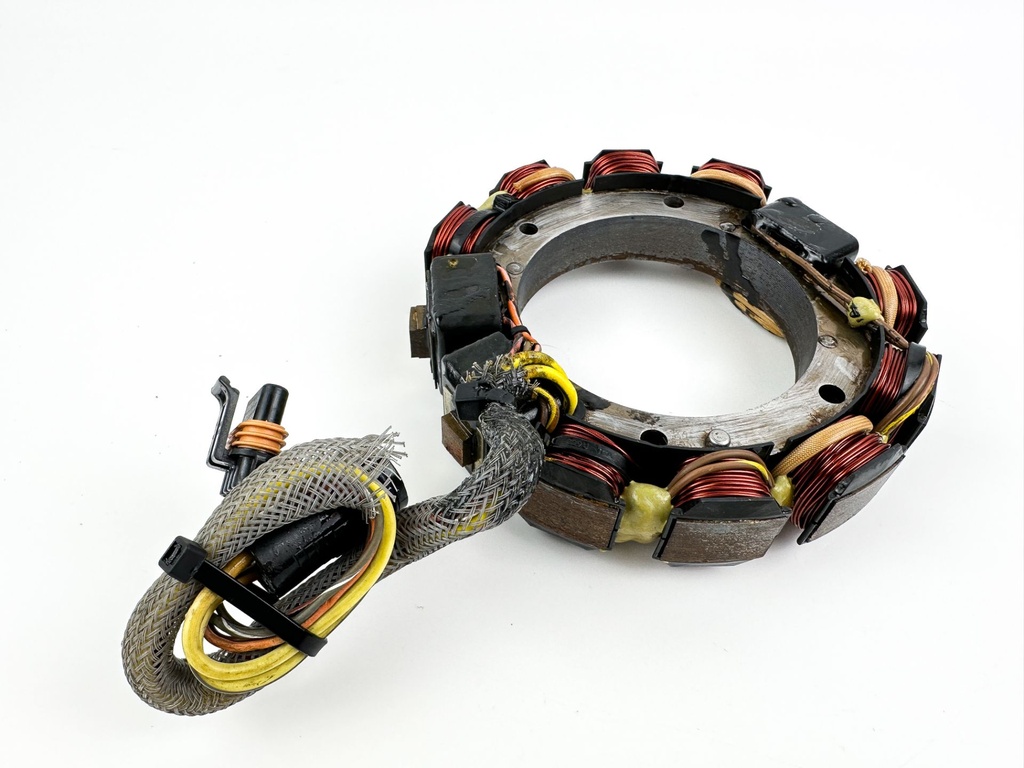 2001 Johnson 90 HP 2 Stroke Outboard Stator Assembly 0763760 OEM