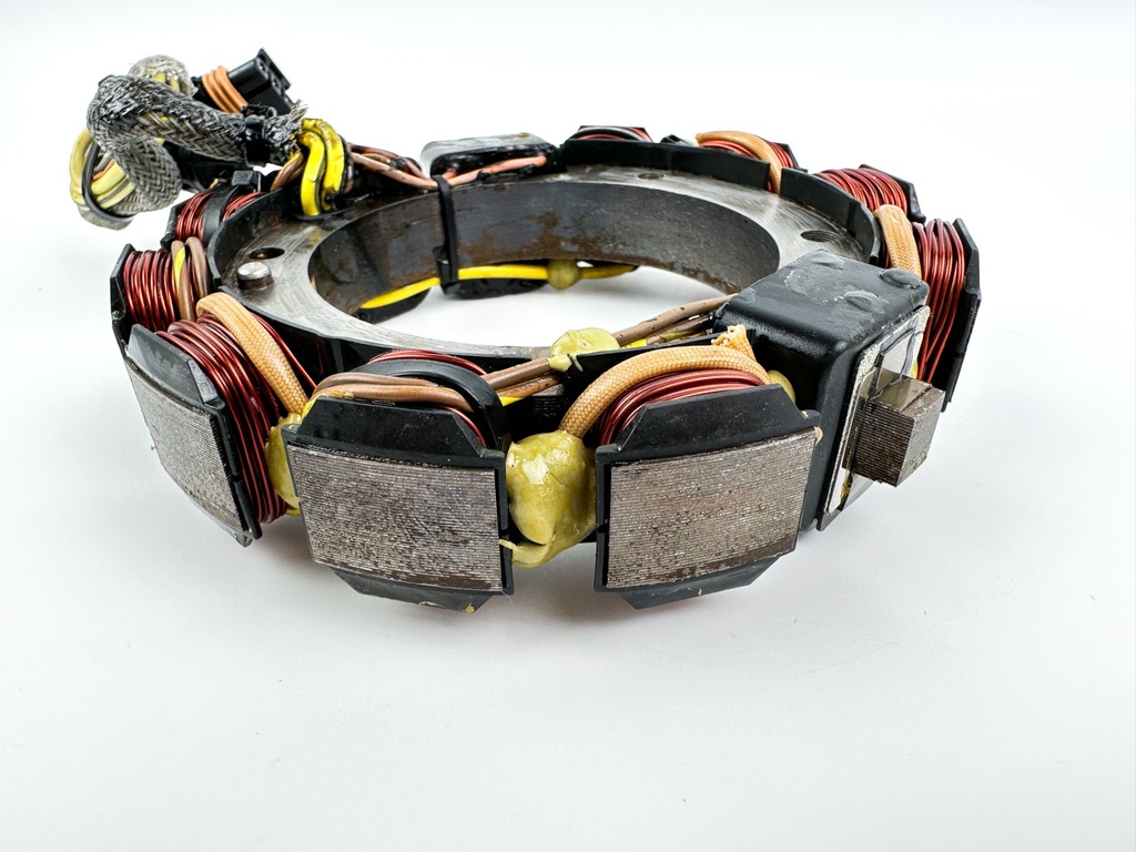 2001 Johnson 90 HP 2 Stroke Outboard Stator Assembly 0763760 OEM