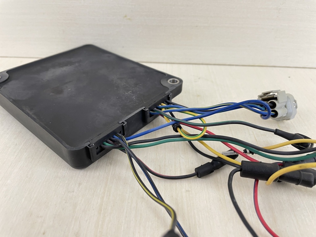 1997 Honda 25HP 4 Stroke Outboard Ignition Control Module CDI 30580-ZV7-003