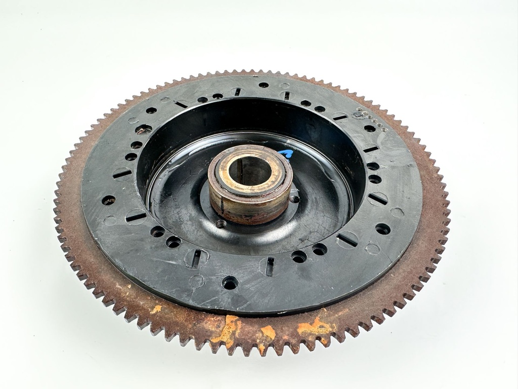 1995 Evinrude 115 HP 2 Stroke Outboard Flywheel 0583339 OEM