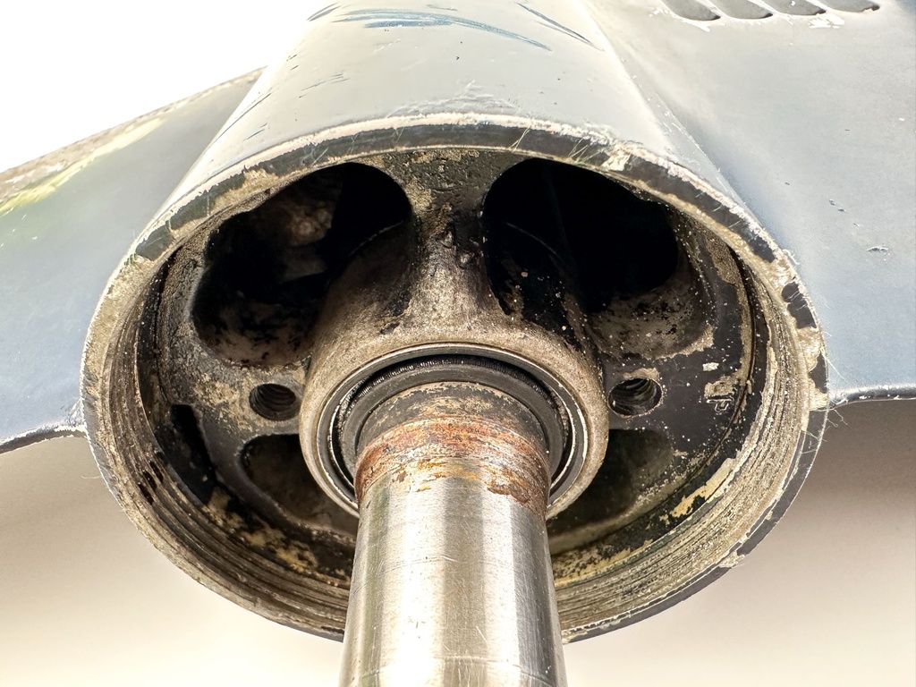 92 - 1998 Johnson Evinrude 85 88 90 100 112 115 HP V4 20" Lower Unit Gear Case