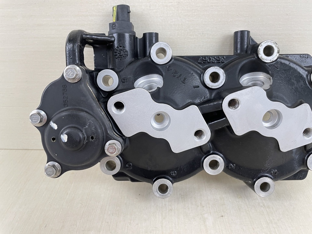 2016 Evinrude 25HP 2 Stroke Outboard Cylinder Head Assembly 0355133