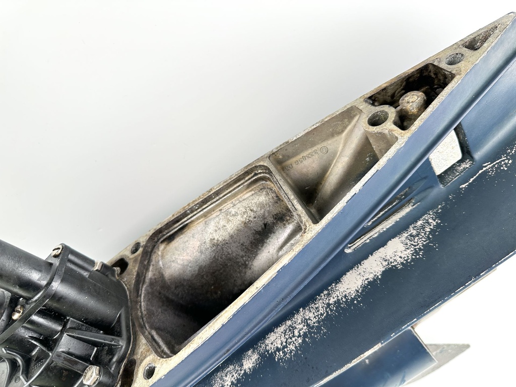 92 - 1998 Johnson Evinrude 85 88 90 100 112 115 HP V4 20" Lower Unit Gear Case