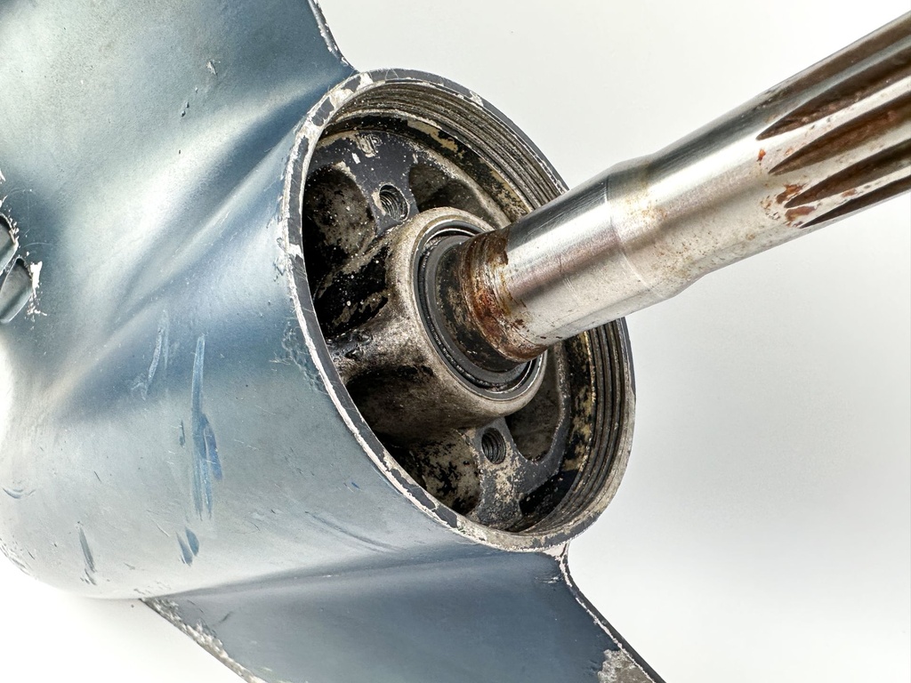 92 - 1998 Johnson Evinrude 85 88 90 100 112 115 HP V4 20" Lower Unit Gear Case