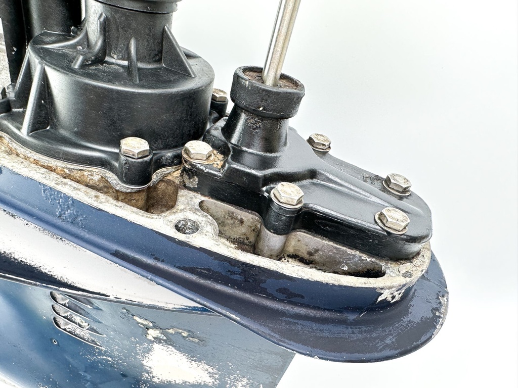 92 - 1998 Johnson Evinrude 85 88 90 100 112 115 HP V4 20" Lower Unit Gear Case