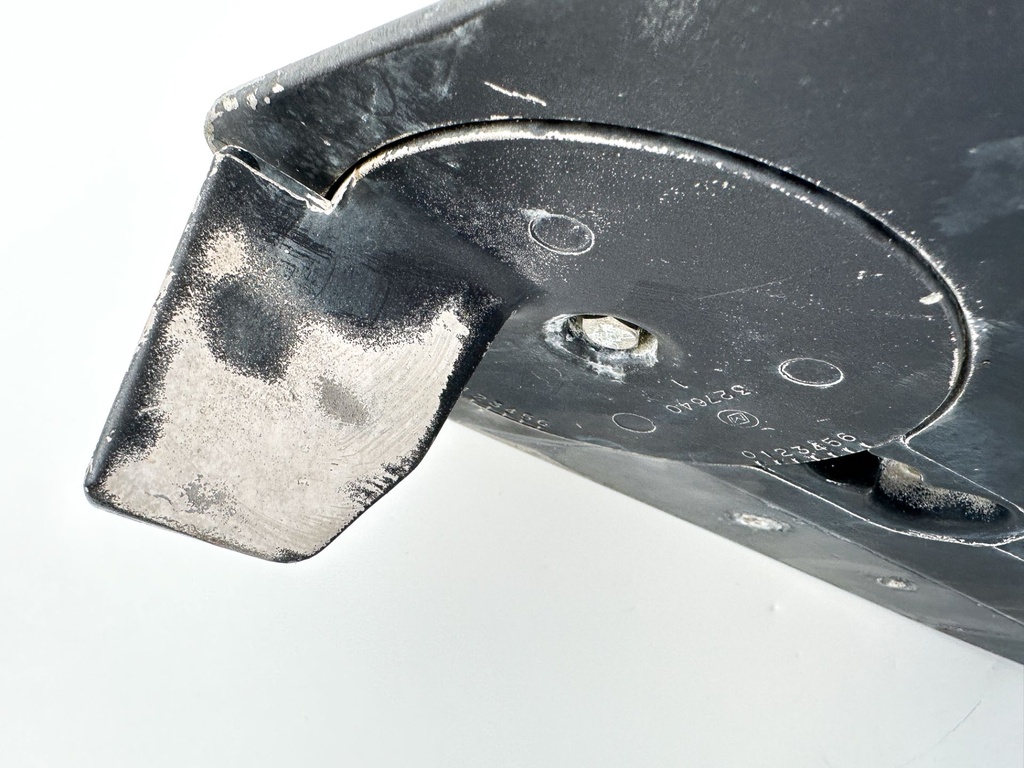 Johnson Evinrude 85 88 90 100 112 115 HP V4 20" LongLower Unit Gear Case 92 - 1998