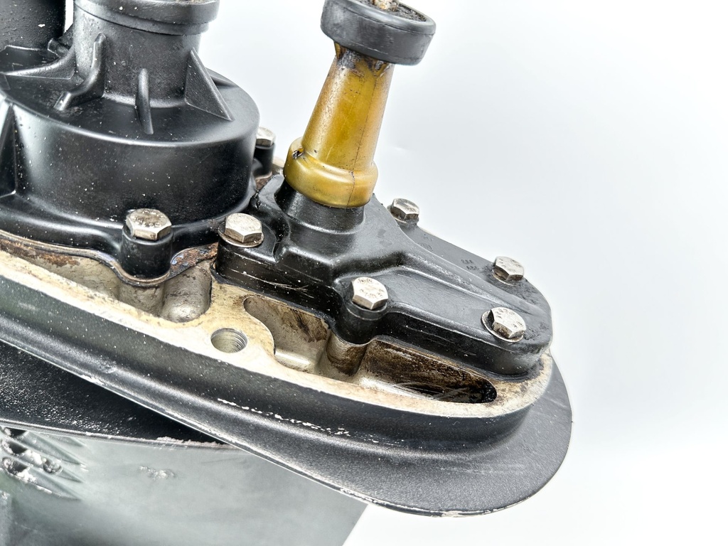 Johnson Evinrude 85 88 90 100 112 115 HP V4 20" LongLower Unit Gear Case 92 - 1998