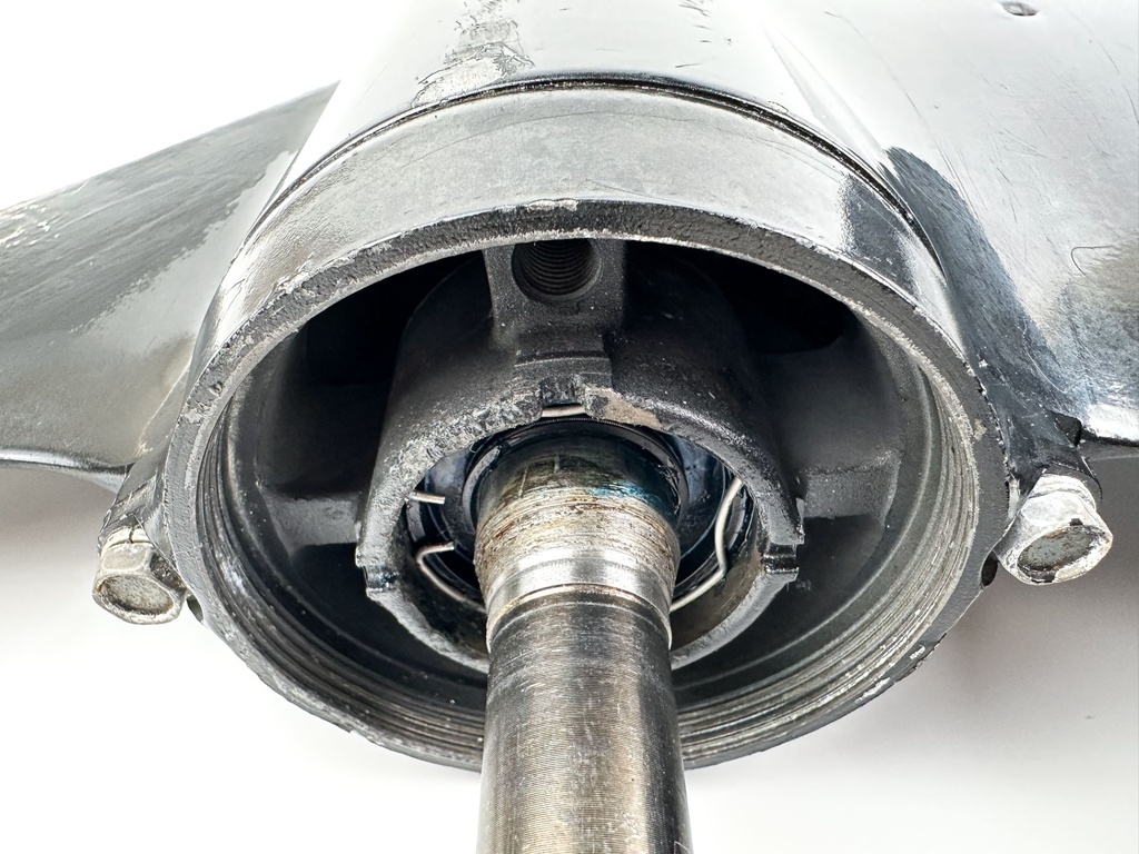 2001 - 2009 Suzuki DF 60 70 HP 20" Long Lower Unit Gear Case OEM