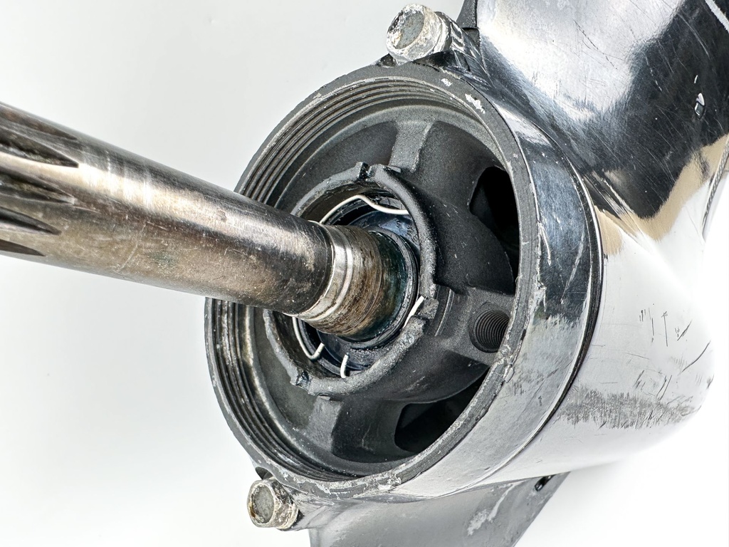 2001 - 2009 Suzuki DF 60 70 HP 20" Long Lower Unit Gear Case OEM