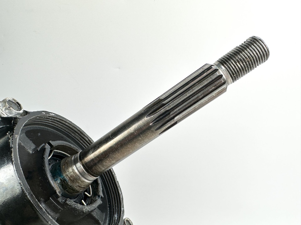 2001 - 2009 Suzuki DF 60 70 HP 20" Long Lower Unit Gear Case OEM