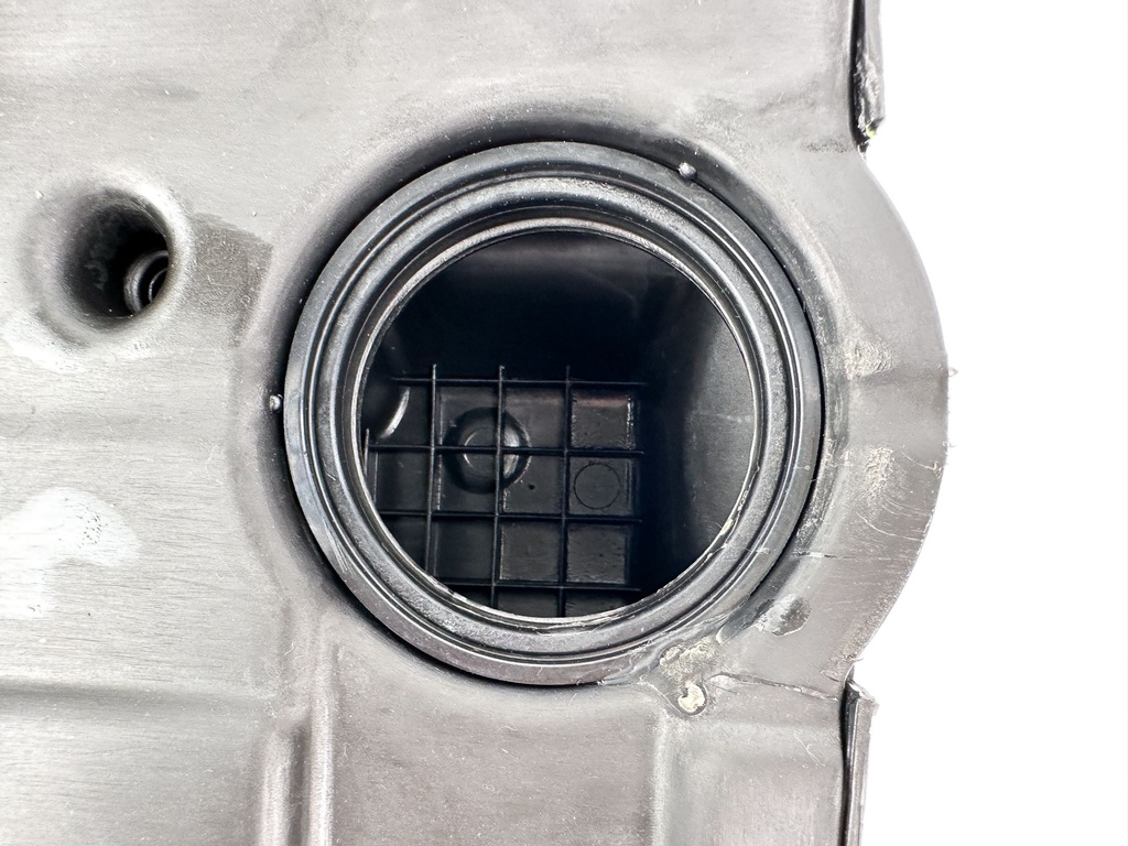 2017 Evinrude 200HP 2 Stroke Etec Outboard Intake Air Silencer Assembly 5007623 OEM