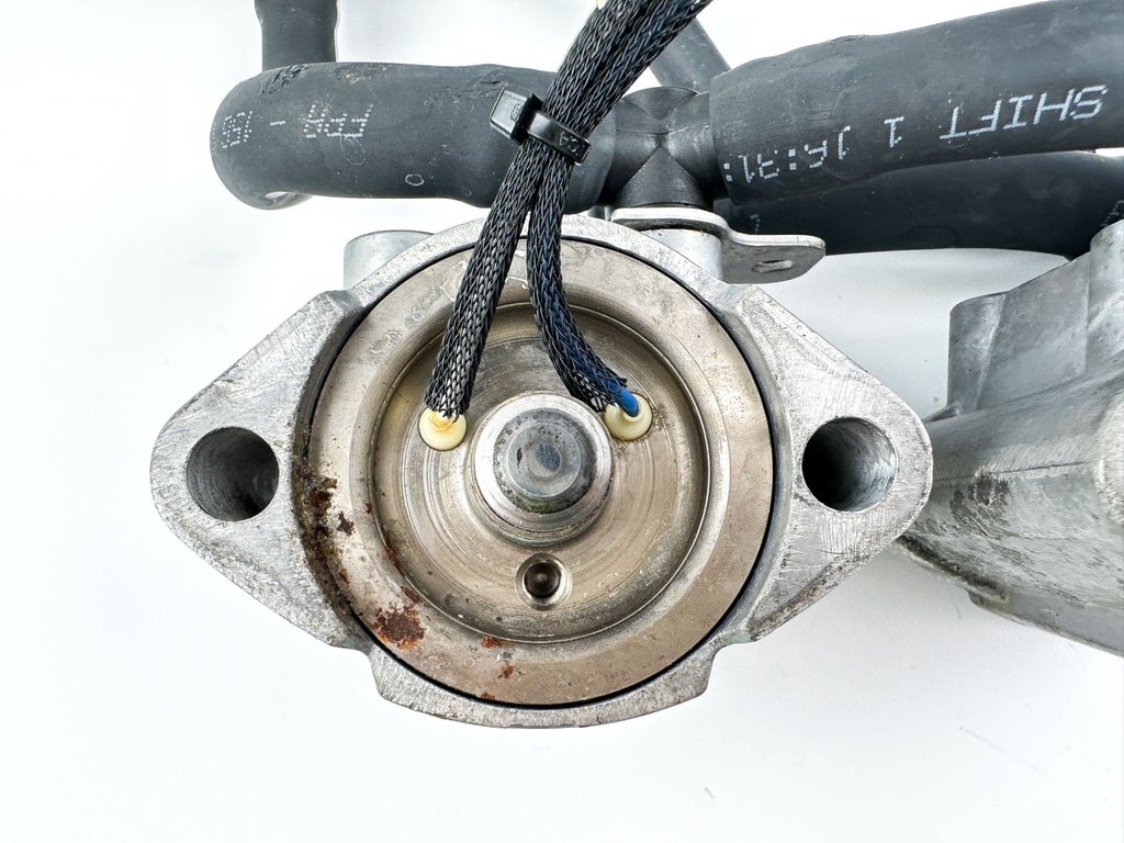 2017 Evinrude 200 HP 2 Stroke Etec Outboard Fuel Injector Set W/ Rail 5007765