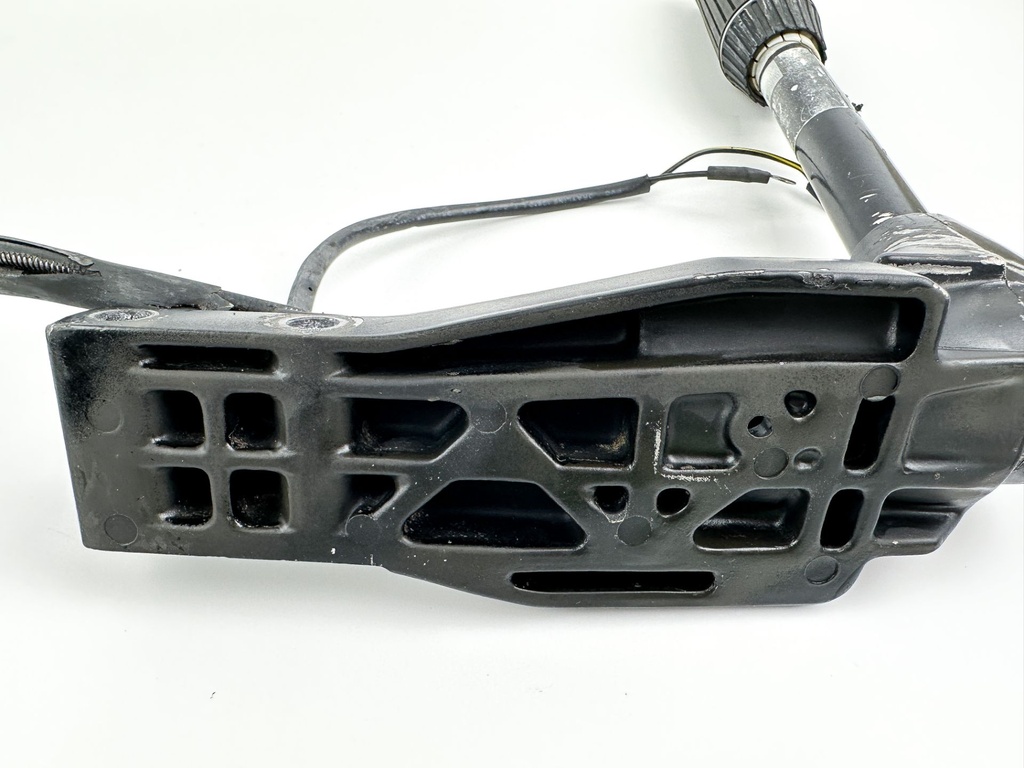 1986 Mercury 25 HP 2 Stroke Outboard Tiller Steering Handle 94185A3 OEM