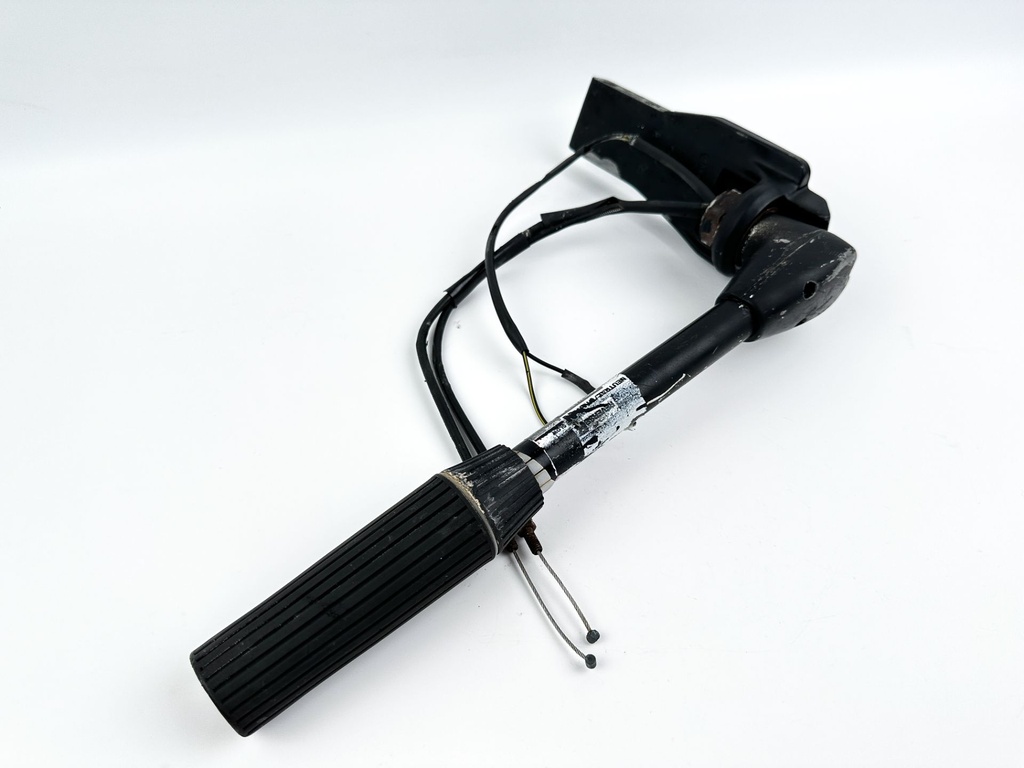 1986 Mercury 25 HP 2 Stroke Outboard Tiller Steering Handle 94185A3 OEM