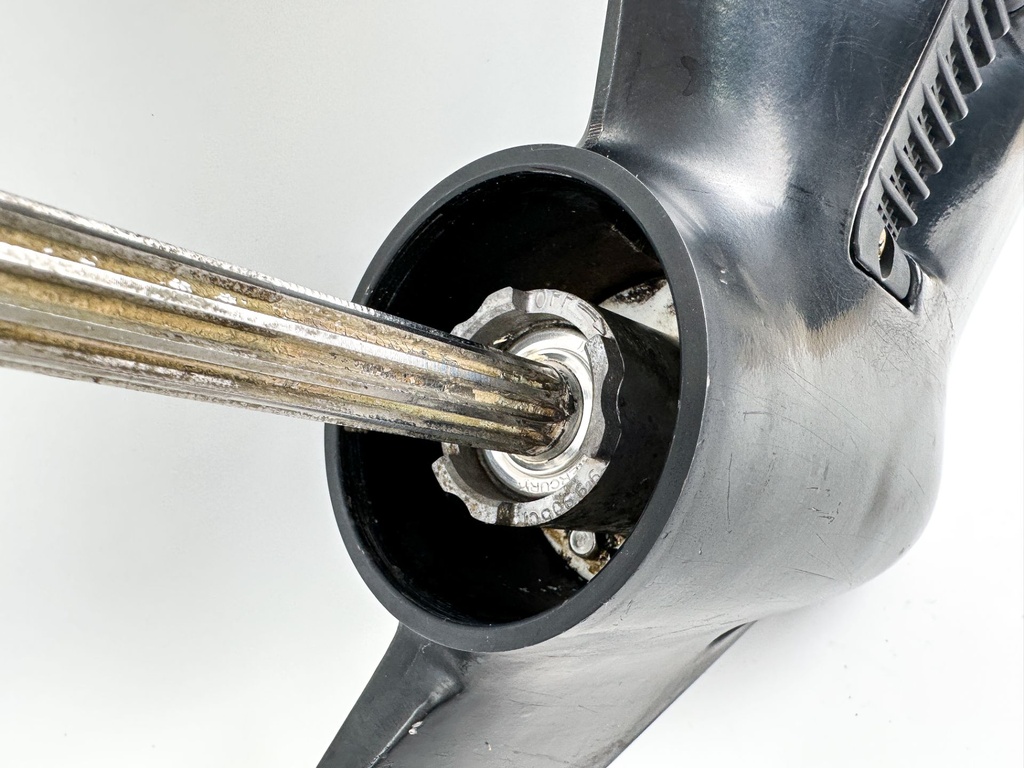 Mercury Mariner 20 25 HP 2 Stroke 20" Long Lower Unit Gear Case 8669T28