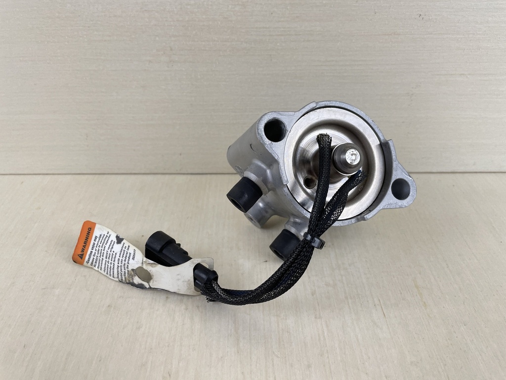 2016 Evinrude 25HP Etec 2 Stroke Outboard Fuel Injector Assembly 5008837